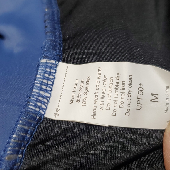 Ladies one piece ruffled swimsuit - Picture 4 of 4